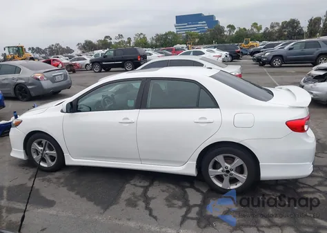 2011 Toyota Corolla S z USA, uszkodzony, nr VIN 2T1BU4EE7BC695661